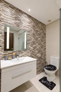 Designer apartment, pool and absolute comfort