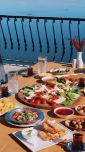 Bizim Çatı Otel