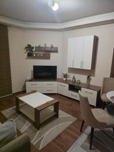 Aura suites 4