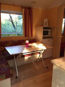 Campings Camping les Orangers : photos des chambres