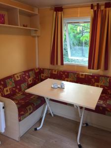 Campings Camping les Orangers : photos des chambres