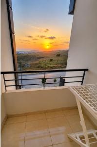 Bright 2-Bedroom Flat with Balcony & Parking