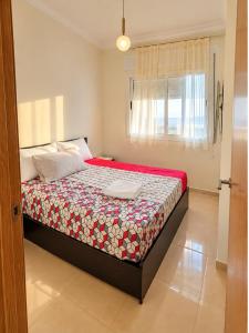 Bright 2-Bedroom Flat with Balcony & Parking
