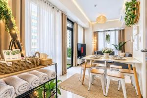 Chateau Toscana by Araneta Suites McKinley Hill