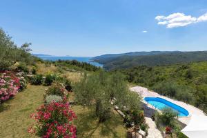 Villa with Pool in Rabac 44673