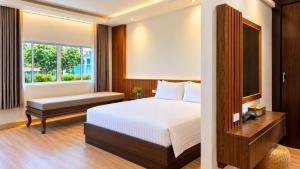 Phuket Airport Villa