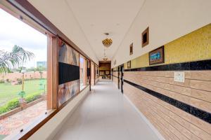 Collection O Dhanghati Road Govardhan Formerly Vaikunth Radhika