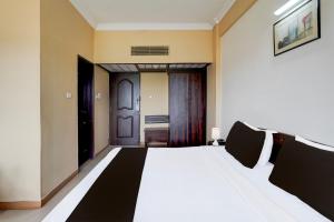 Super Townhouse Koyambedu Formerly Royal Plaza