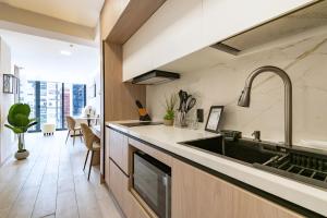 Cozy Suite CIELO building Quito near La Carolina