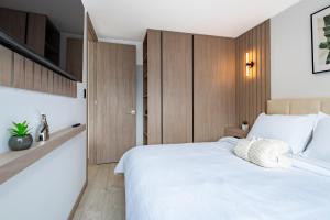 Cozy Suite CIELO building Quito near La Carolina