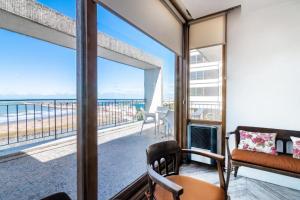 Depto con Amplia Terraza frente a Playa Grande en Edificio Premiado