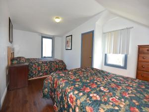 Two-Bedroom Apartment room in Shore Beach Houses - 52 - 403 Porter Avenue