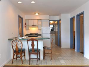 Three-Bedroom Apartment room in Shore Beach Houses - 52 - 405 Porter Avenue