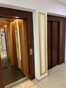 Luxury Penthouse with Sea View, 3 Bedrooms, Underground Parking