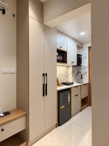 Ad Z retreat 30 Floor Cozy Studio Stay in Wakad