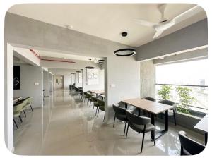 Ad Z retreat 30 Floor Cozy Studio Stay in Wakad