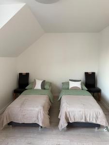 New Cozy Apartment in Prague with Free Parking