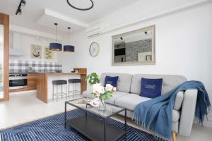 Family apartment with air-conditioning in Warsaw Międzynarodowa 31 by Heyrent