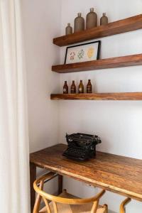 ⭐️NEW⭐️ PATIO A HOUSE . Walk to Beach, port & Met