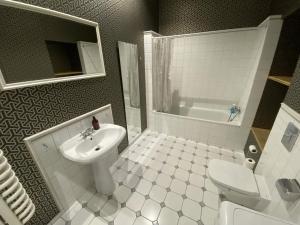 Fantastic Waw - OK11 Room C