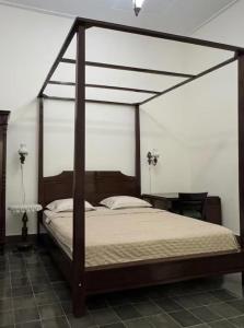 Vintage Room 2 in Colonial House
