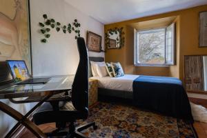 Double Room in 17th-century Home in Sintra Historic Center with Snooker, BBQ, Piano