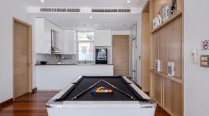 Luxury 4-Bedroom Pool Villa 3-Storey Walk to Jomtien Beach