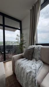 Balcony with views Modern apartment free parking