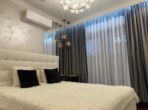 Aparti GoldNBlack Studio GALAXY