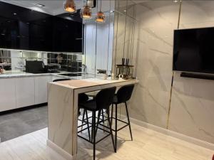Aparti GoldNBlack Studio GALAXY