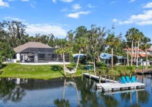 Crystal River Waterfront, Dock, Pool & Manatees