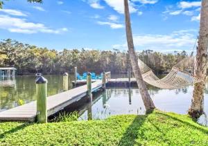 Crystal River Waterfront, Dock, Pool & Manatees