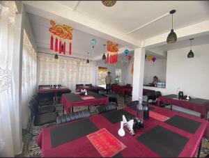 12 Degree Restaurant & Stay By StayApart