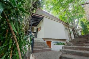 New Heaven Dive School and Resort
