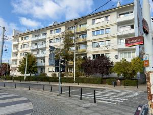 Teatralna City Charm Apartment by BookingHost