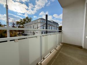 Teatralna City Charm Apartment by BookingHost