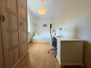 Teatralna City Charm Apartment by BookingHost