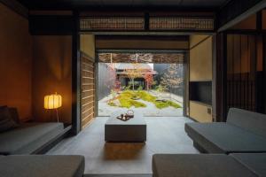MUDANI 潤 Uru