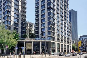 Lumina I Premium 4-room Apt with Loggia I Parking I Center