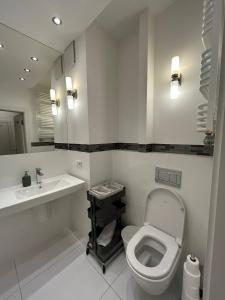 Lumina I Premium 4-room Apt with Loggia I Parking I Center