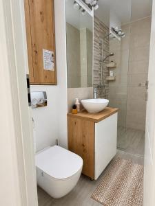 Mid Green Studio, Self check-in, Free Parking