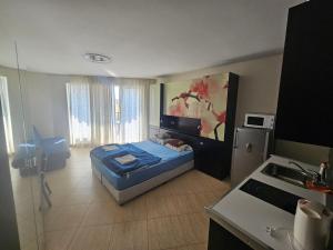 MIDIA FAMILY RESORT 1 Izbový apartmán na pláži s výhladom na more