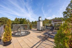Spacious Apartment with a Private Sauna Cedzyna Świętego Andrzeja 5 by Heyrent