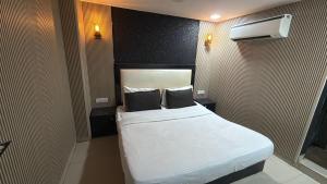 Hotel V south inn - Govindpuri Metro