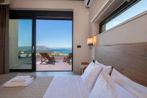 NEW Luxury Sea View Villa w Heated Infinity Pool