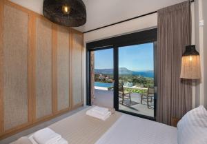 NEW Luxury Sea View Villa w Heated Infinity Pool