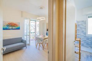 DIMORA Concept - Borgo White Living with e-bike storage