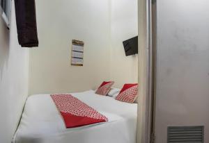 Hotel O near Ancol formerly Ava Guest House