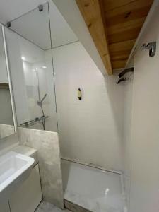 Charming Studio with Mezzanine in Anjos