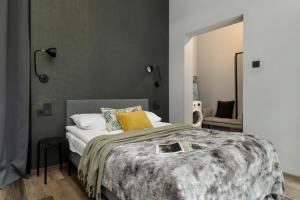 Chmielna Stylish Apartment with Garden and Parking in the center of Gdańsk by Heyrent